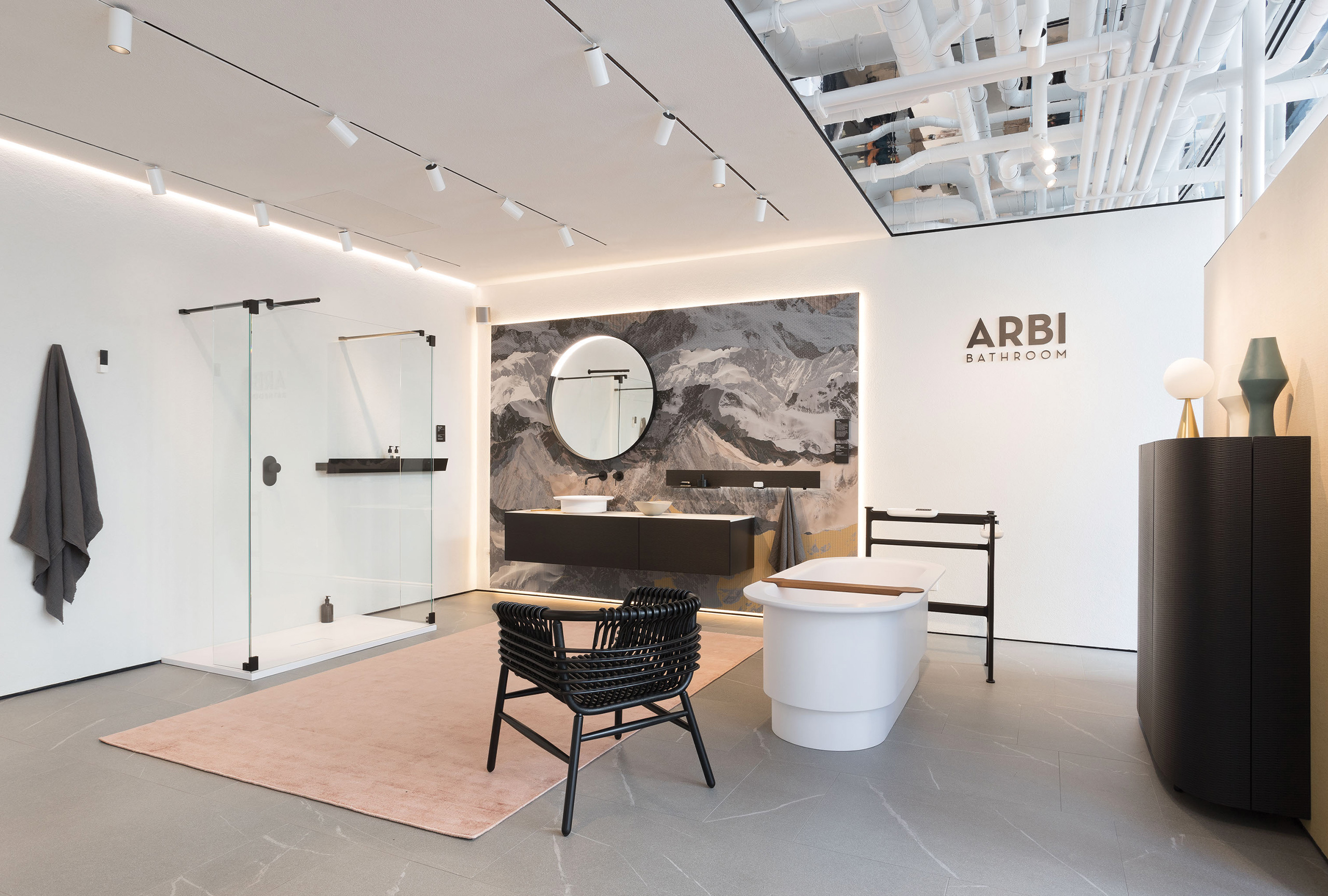 https://www.arbiarredobagno.fr/wp-content/uploads/2023/02/showroom.jpg